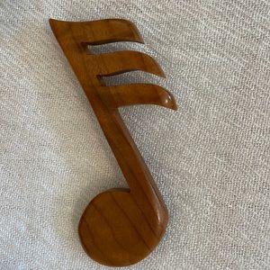 Vintage wooden musical note pin, 3” X 2”